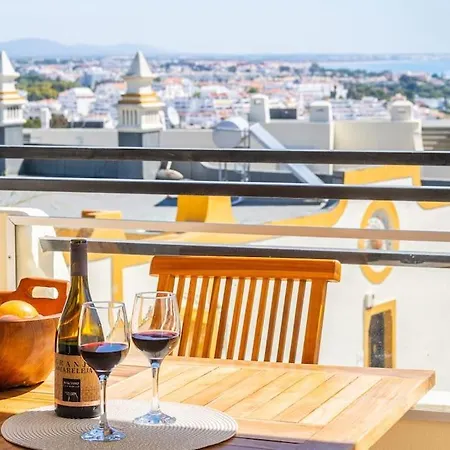 White - Ocean View Apartamento