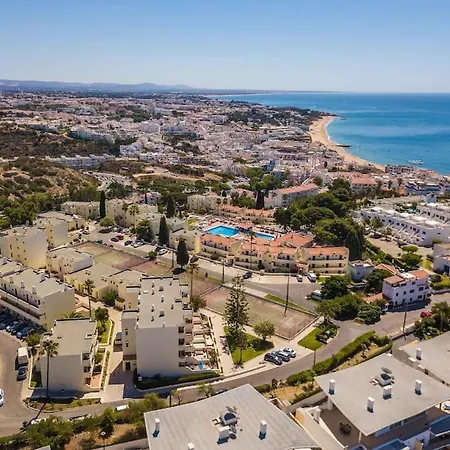 White - Ocean View Apartamento